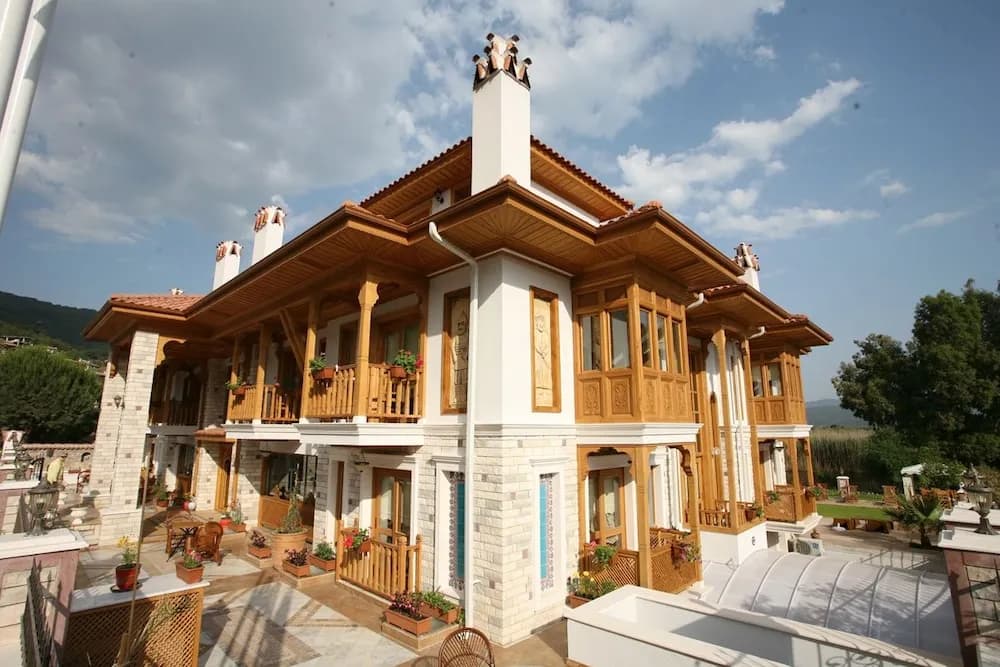 Konaklama yerinin ön cephesi