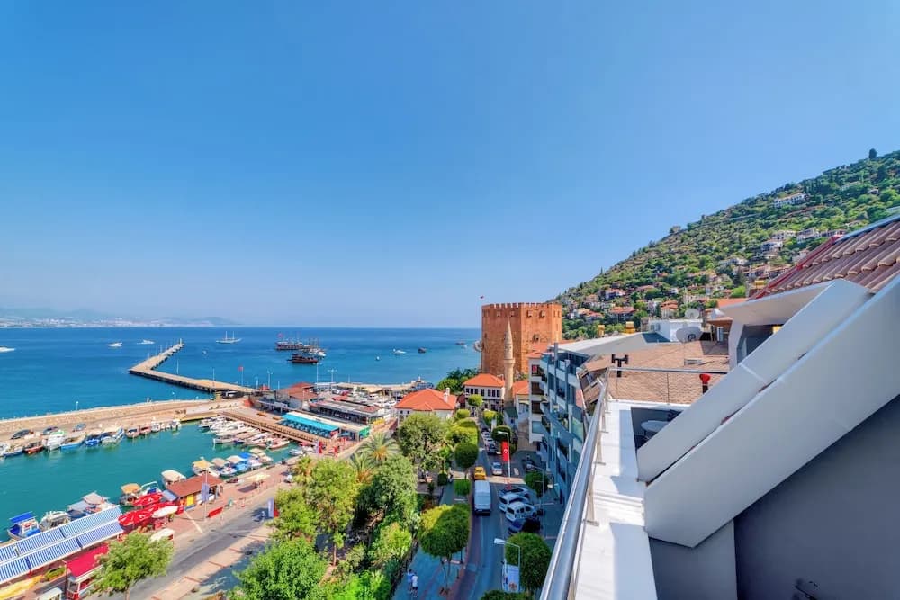 Numa Port Hotel
