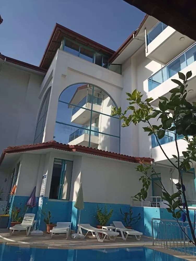 Konaklama yerinin ön cephesi