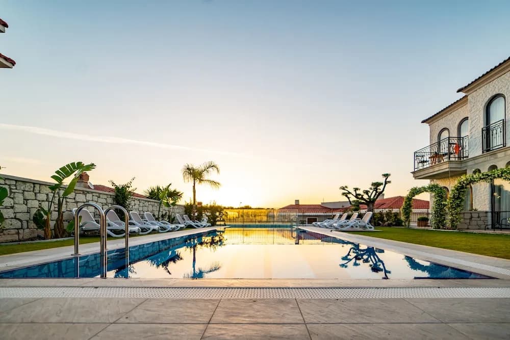 Cemal Alaçatı Butik Otel