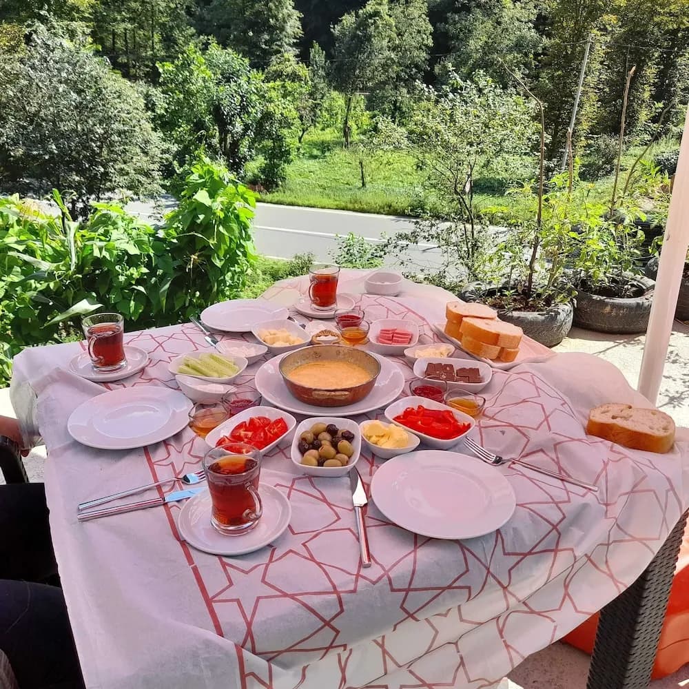 Açık havada yemek servisi