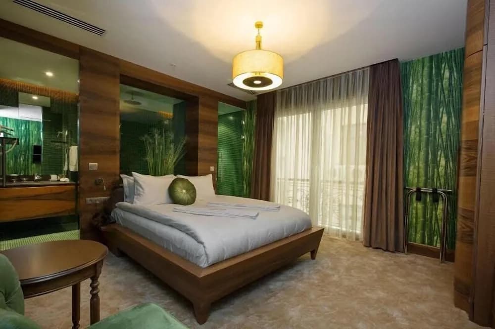 Golden Pars Hotel