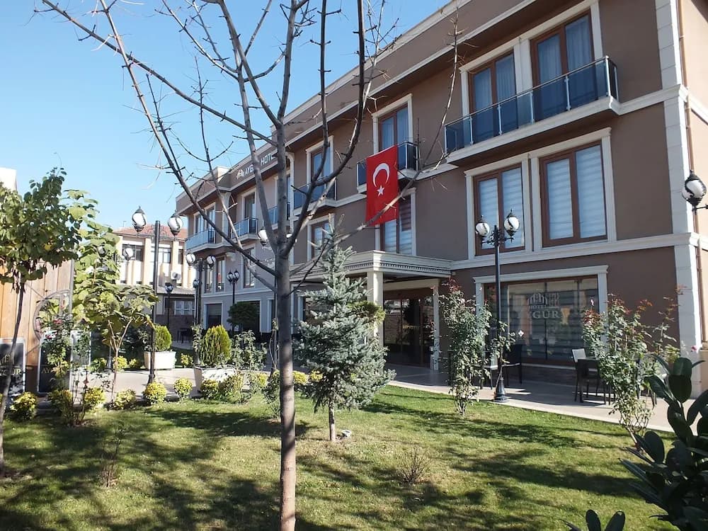 Konaklama yerinin ön cephesi