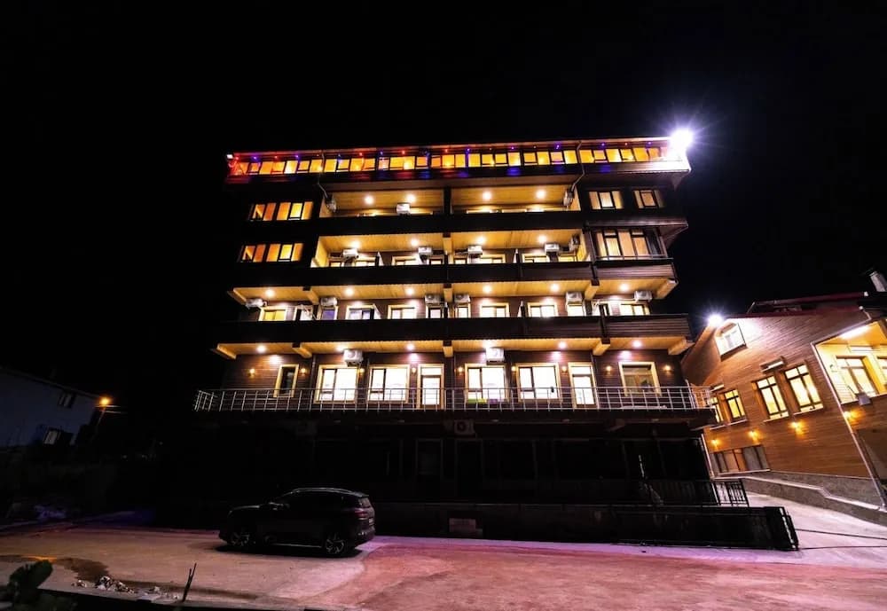 Avulot Mountain Resort Hotel