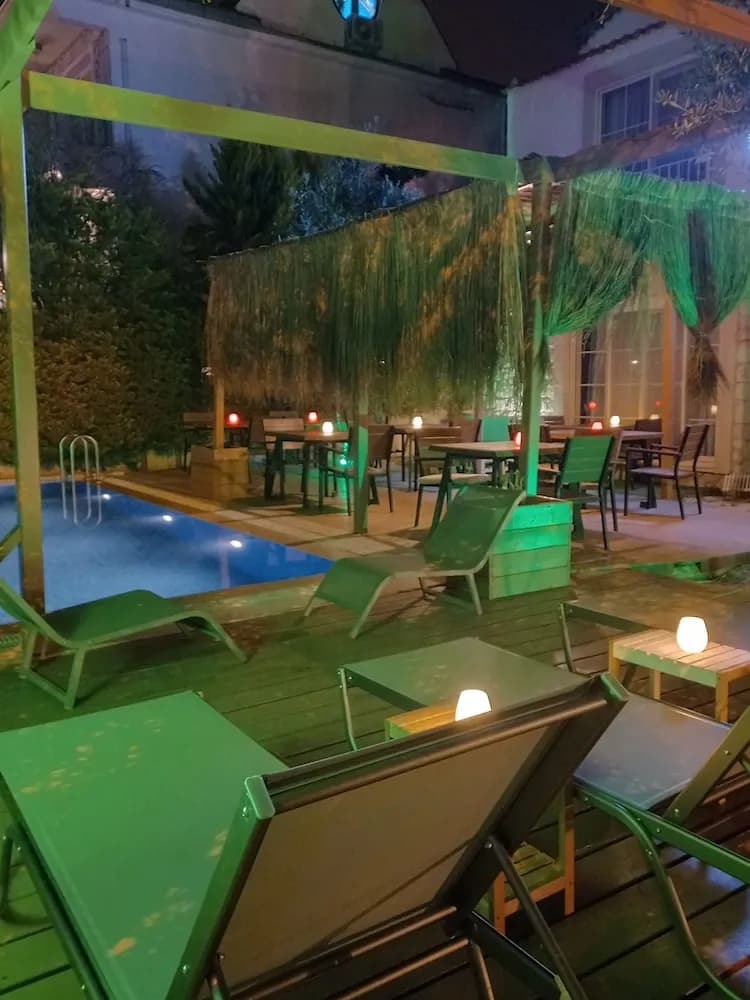 Alaçatı Otel Rebetiko