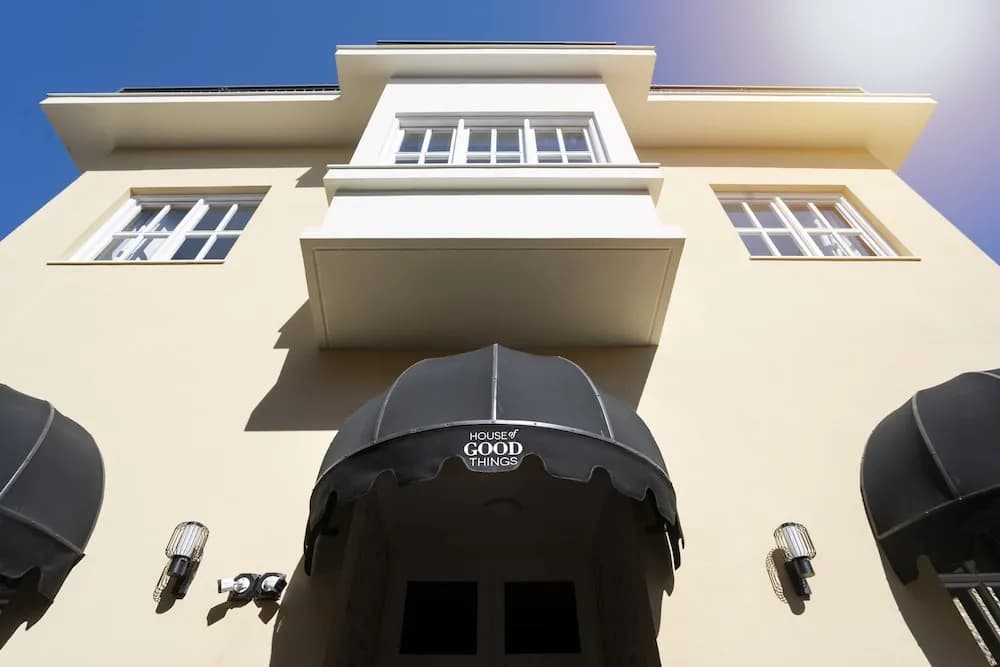 Konaklama yerinin ön cephesi