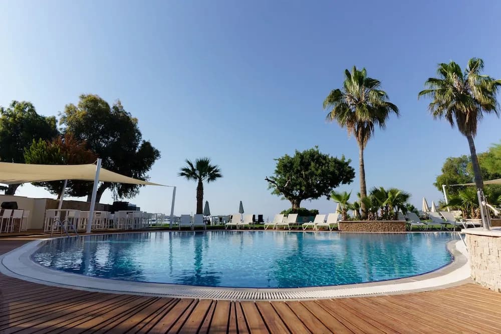 Costa Luvi Hotel