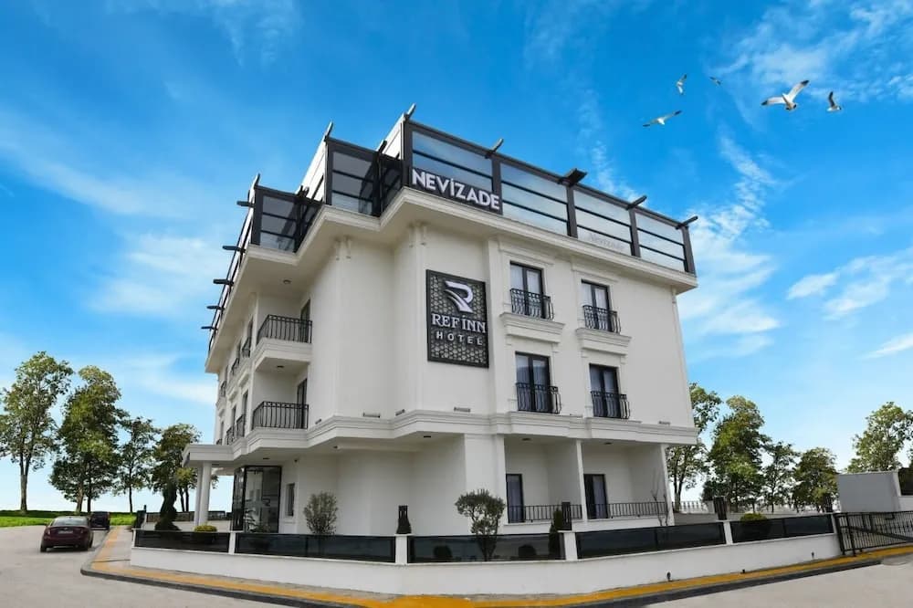 Ref Inn Hotel