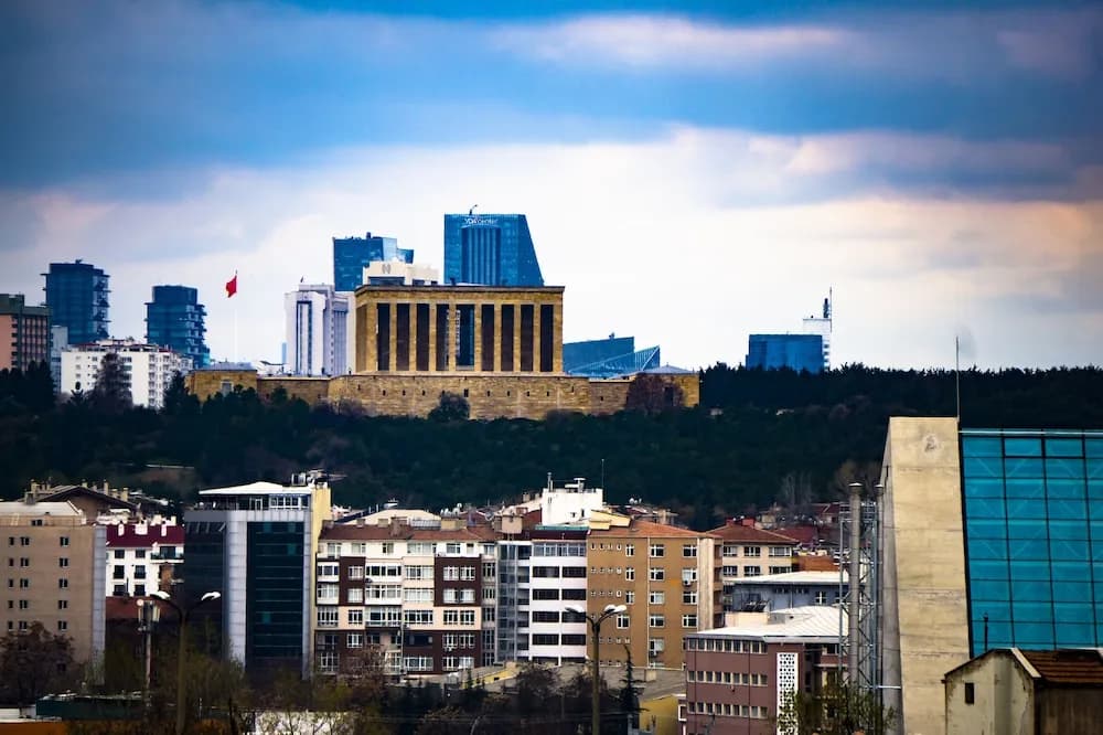 Konaklama yerinden şehir manzarası