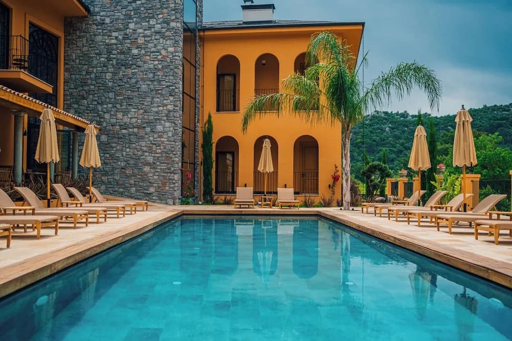 The Remote Hotel