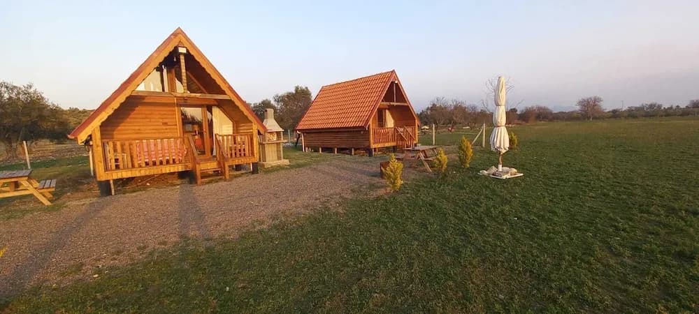 Konaklama yerinin ön cephesi