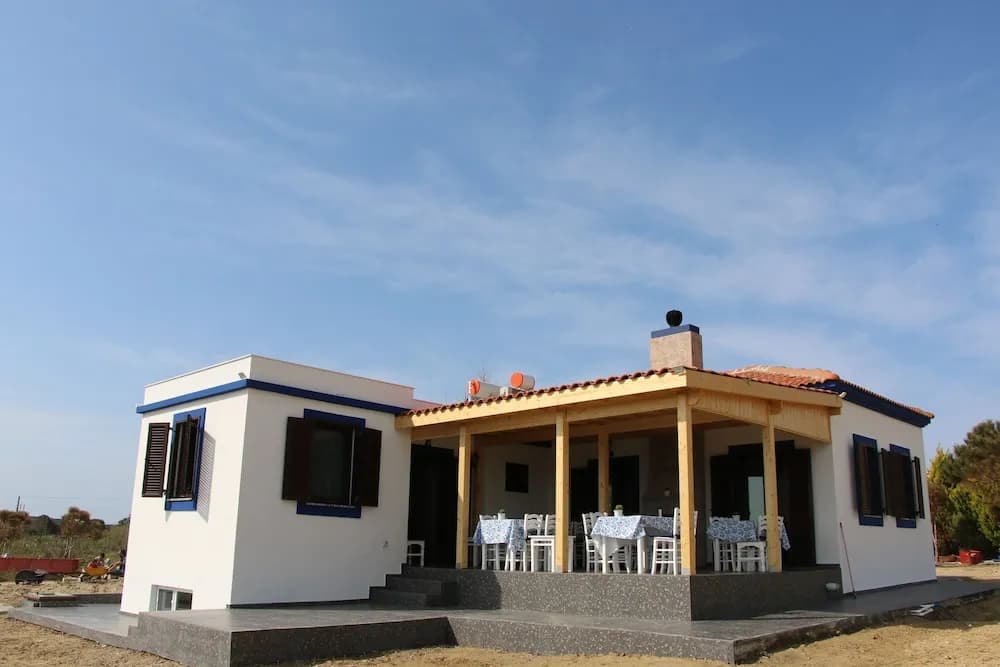 Konaklama yerinin ön cephesi