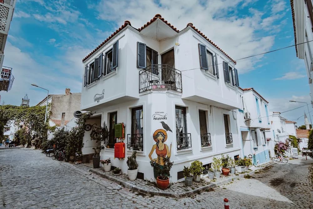 Hasanaki Gift & Guest House