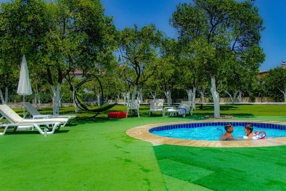 Castle Park Hotel