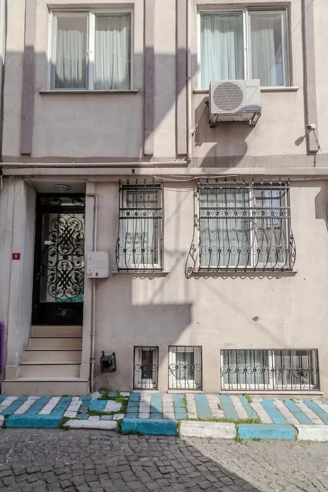 City Hall Apart Hotel