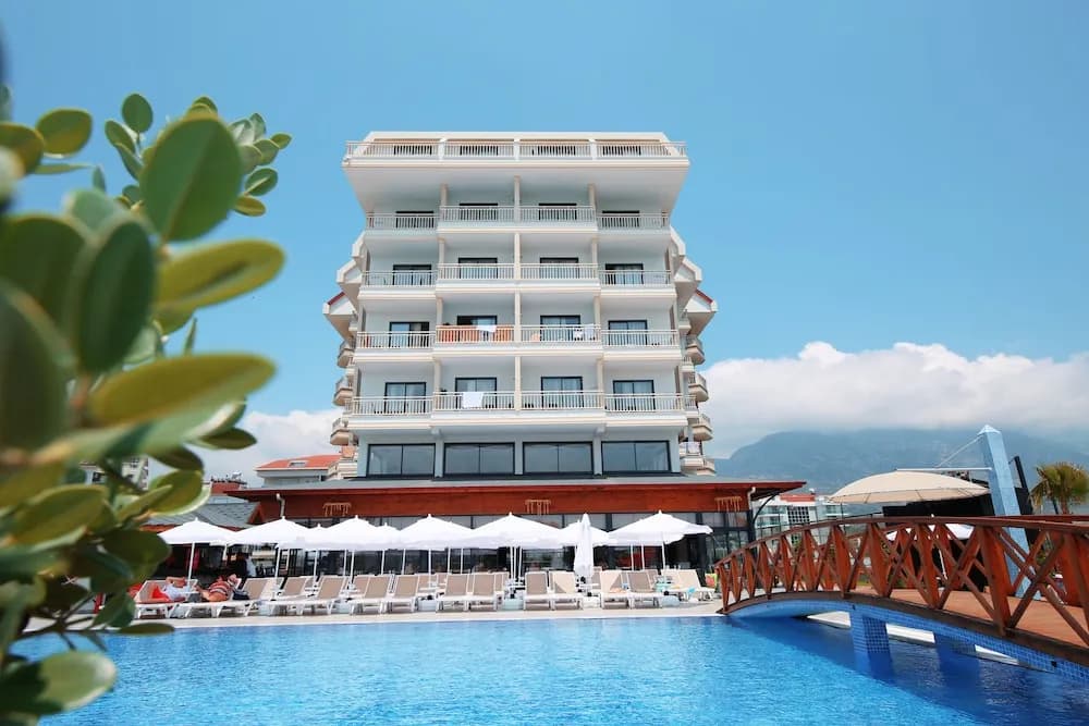 Sey Beach Hotel & Spa