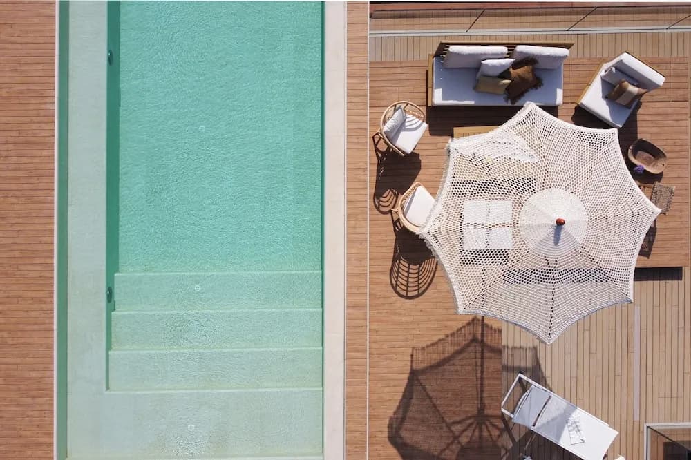 Birdcage 33 Hotel - Adult Only