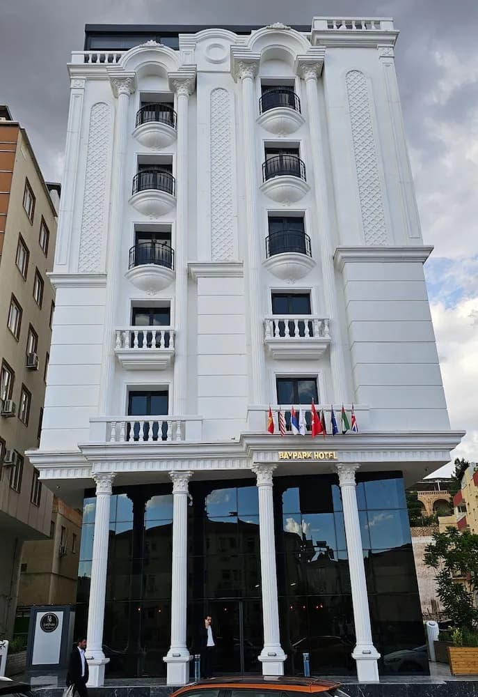 Konaklama yerinin ön cephesi