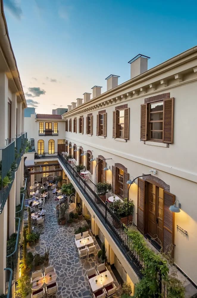 Ecole St Pierre Hotel