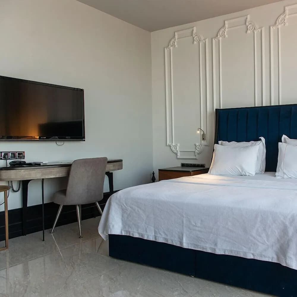 Mirage Airport Hotel