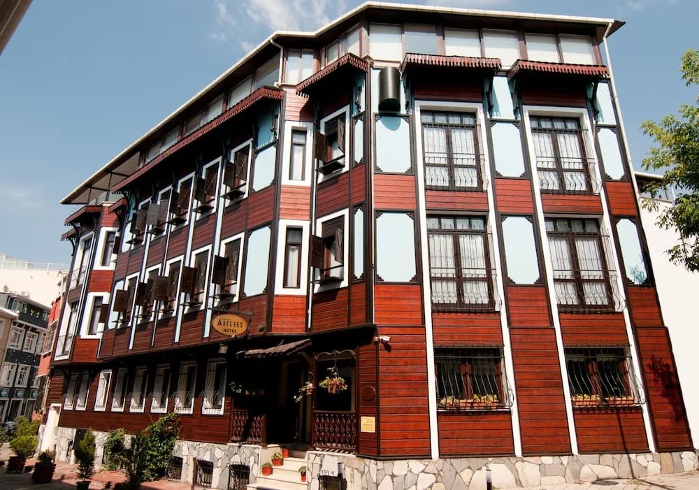 Artefes Hotel Old City