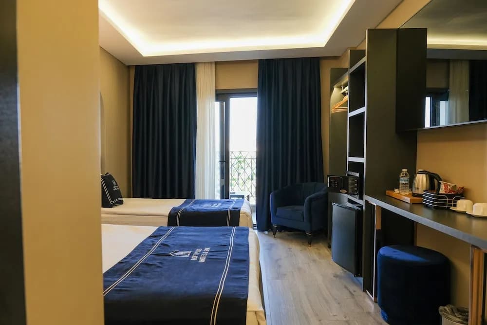Loft Plus Hotel