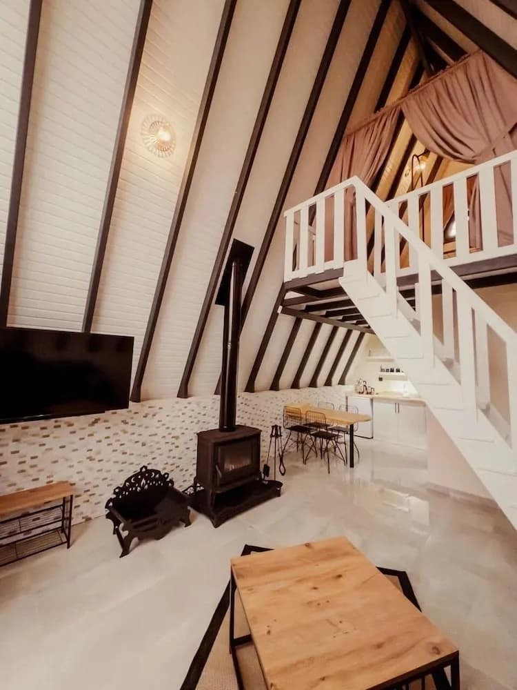 Pop Suit Bungalow
