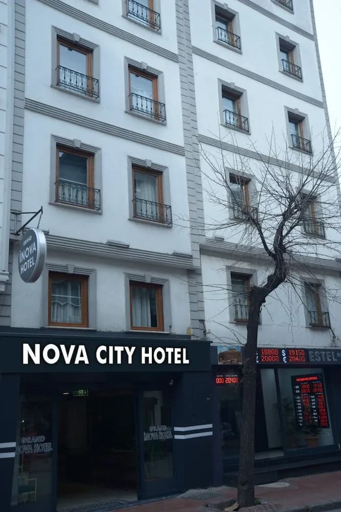 Nova City Hotel