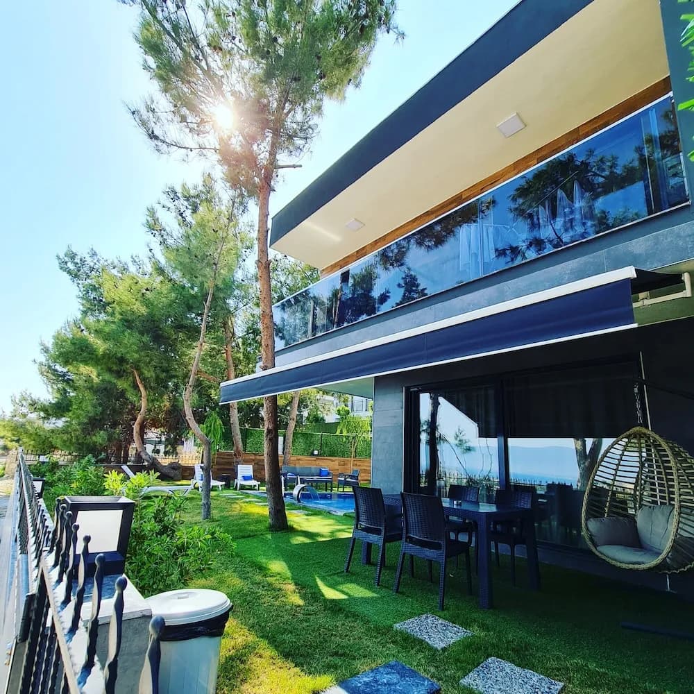 Konaklama yerinin ön cephesi