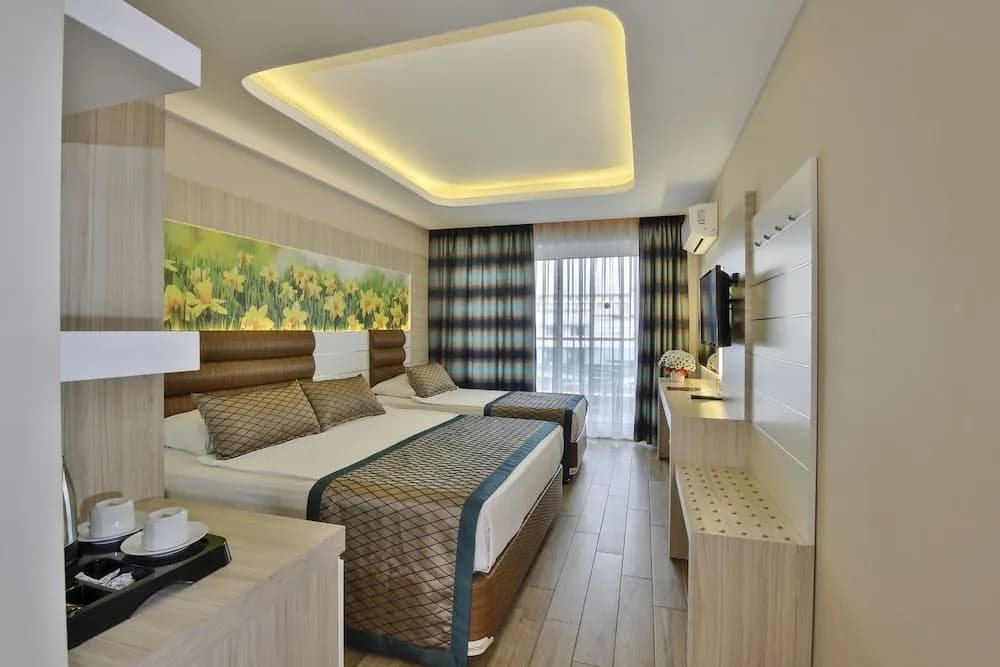 Opia Hotel