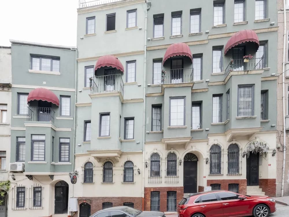 The Red Tent Suite 88