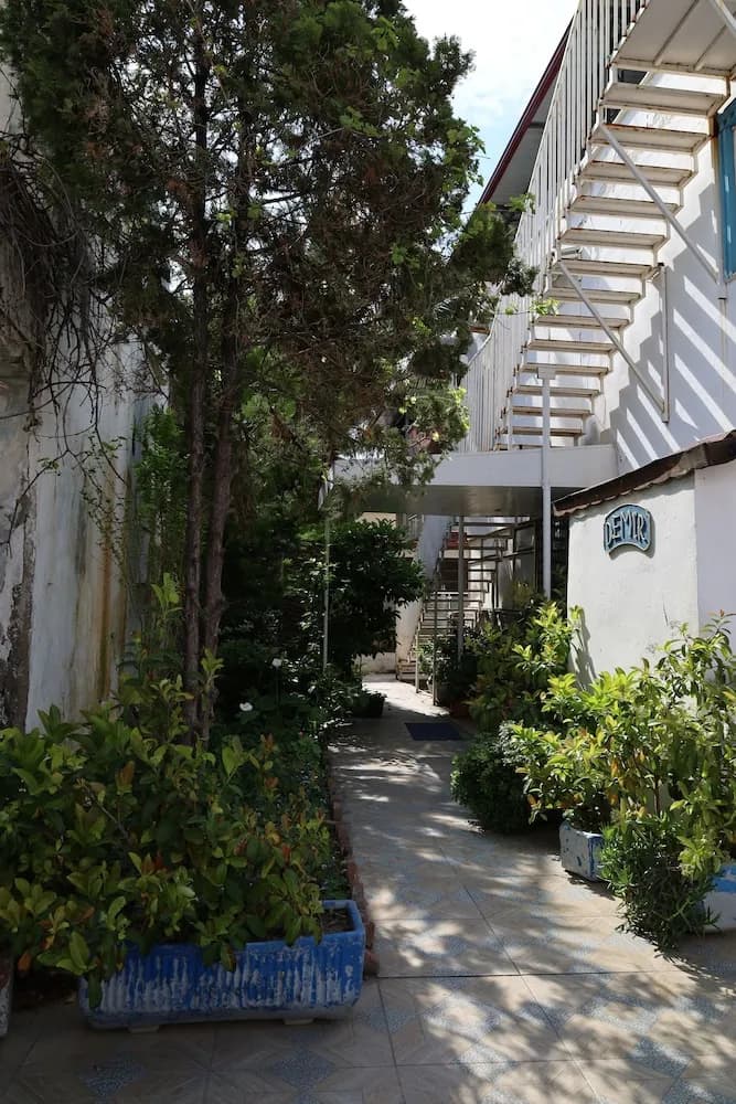 Bahçe