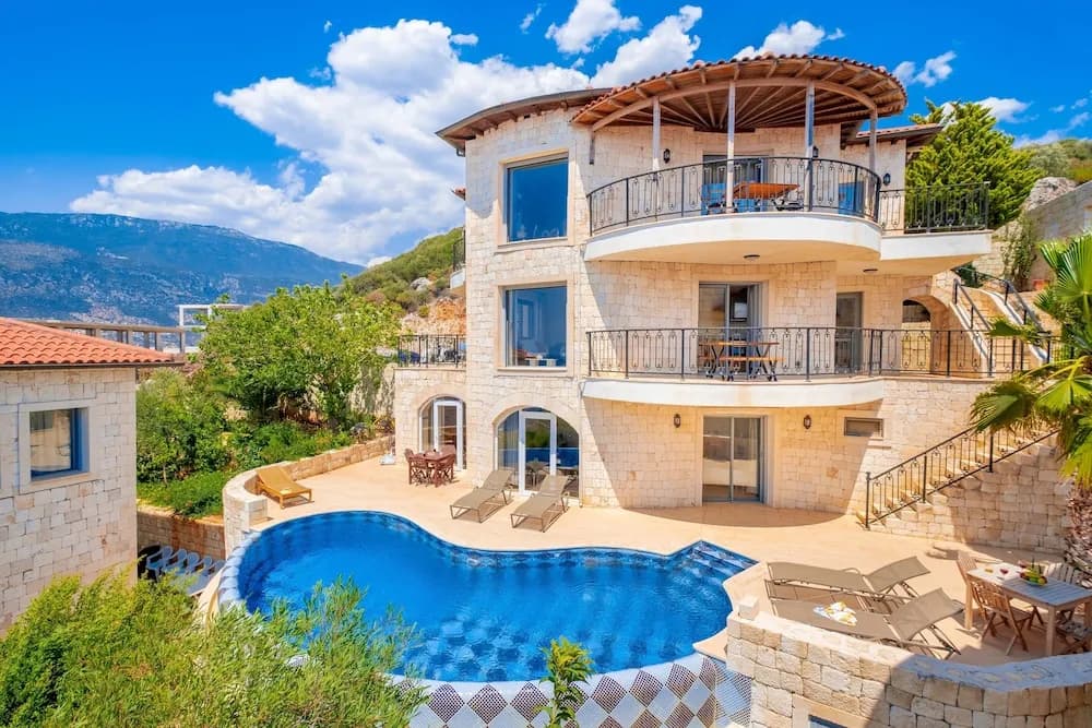 Fortuna Peninsula Apart