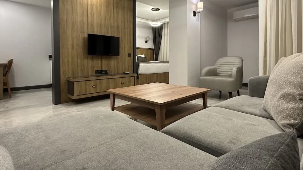 Quality Gold Suit Hotel