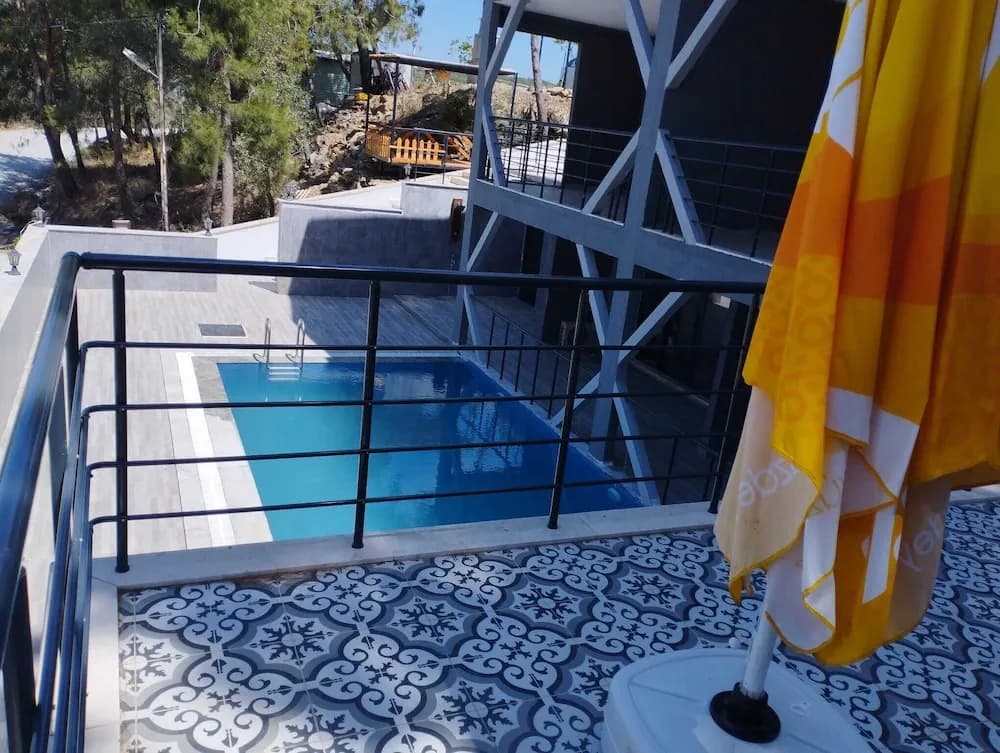 Konaklama yerinin ön cephesi