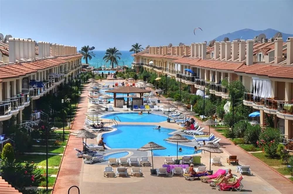 Sunset Beach Club Lebrentals