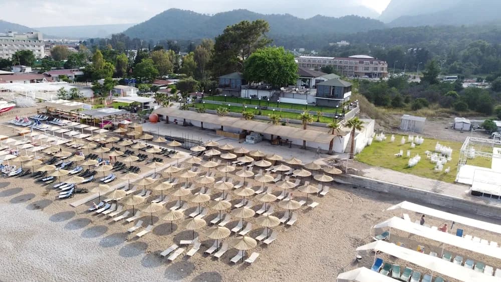 Sandhill Hotel