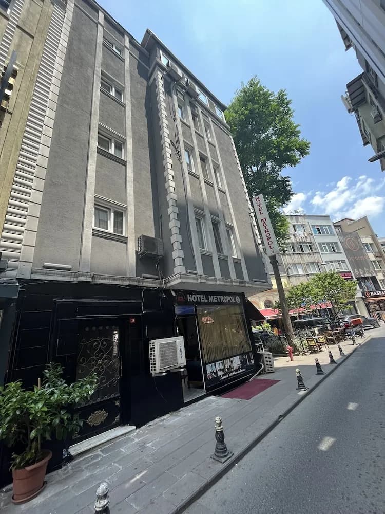 Metropol Hotel 2