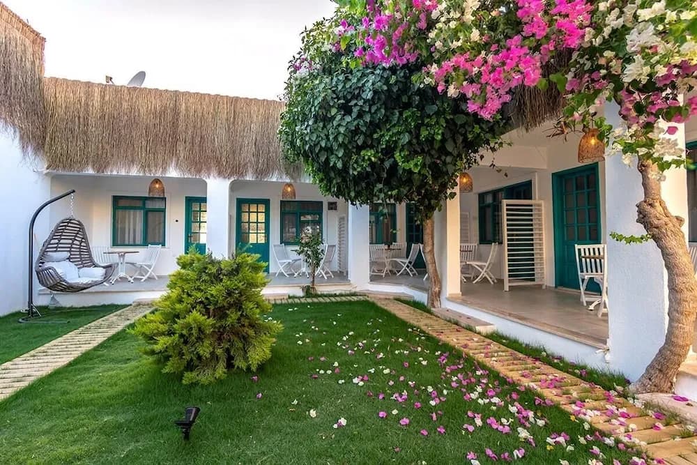 Avlu Butik Otel Palamutbükü