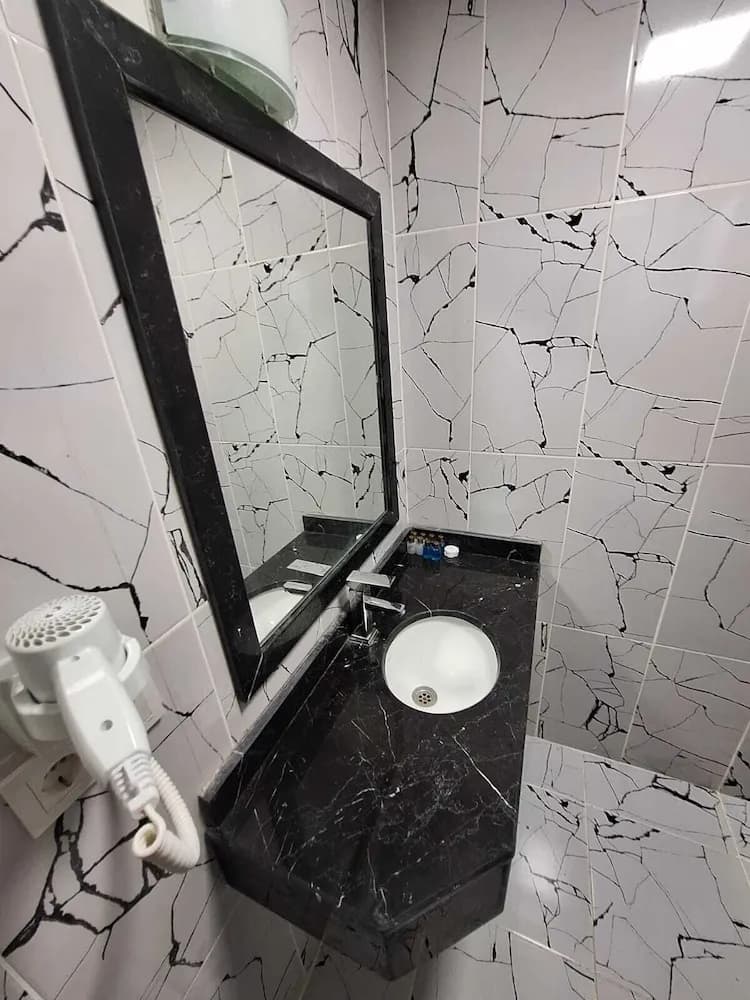 Aksaray Mektebi Sok.