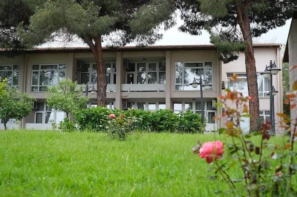 Konaklama yerinin ön cephesi