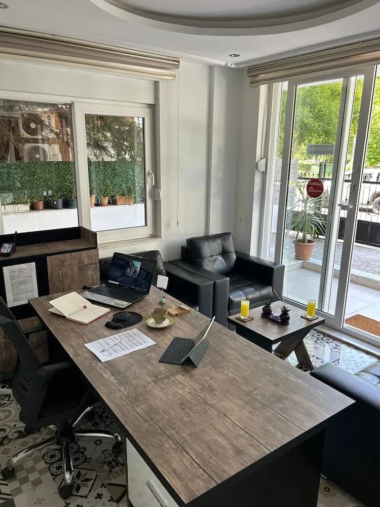 The Nar Suit & Apart