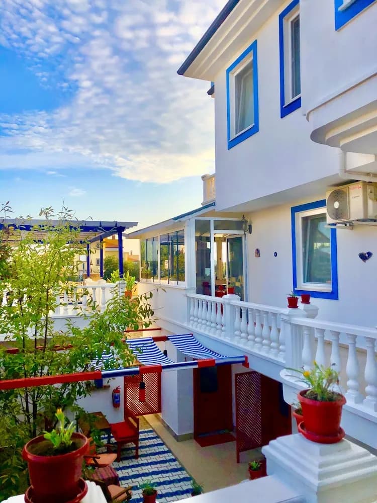 Cunda Ada Kızı Otel