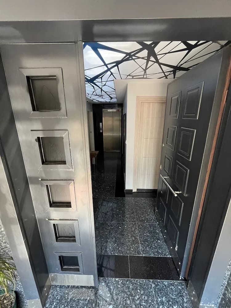 Konaklama yerinin ön cephesi