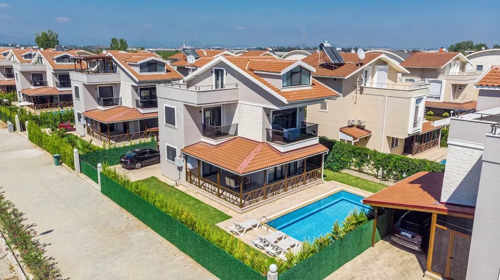 Konaklama yerinin ön cephesi