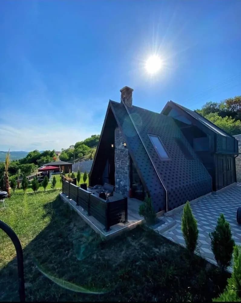 Konaklama yerinin ön cephesi