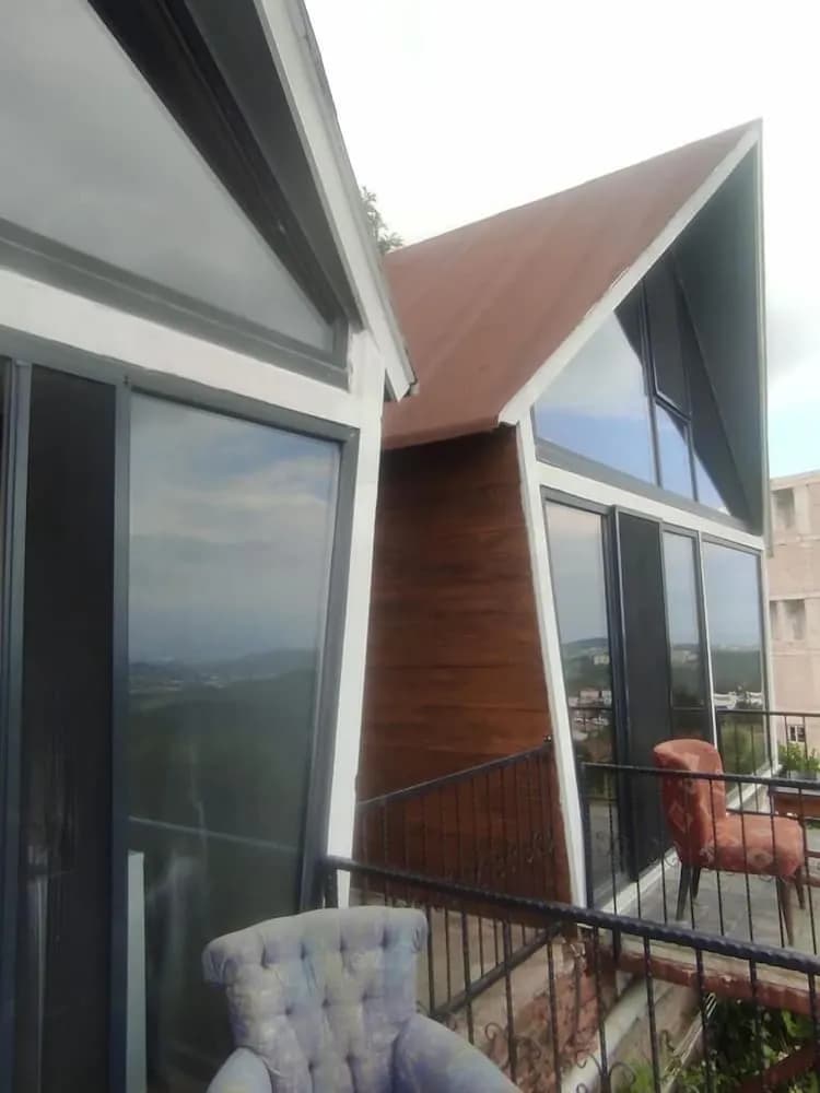 Konaklama yerinin ön cephesi