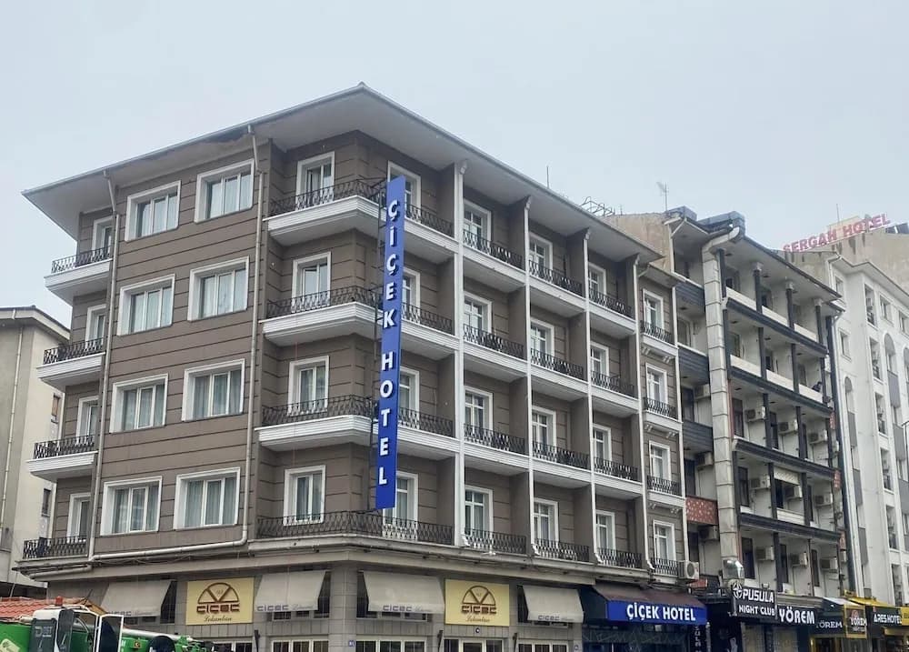 Ares Hotel