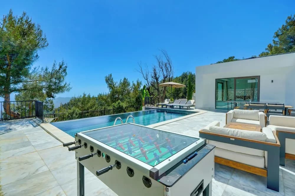 Earth 7 - Planet Luxury Villas