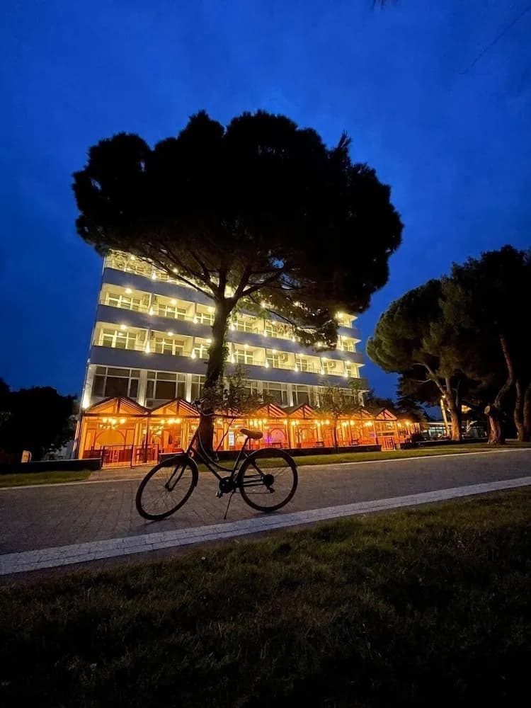 Atay Otel